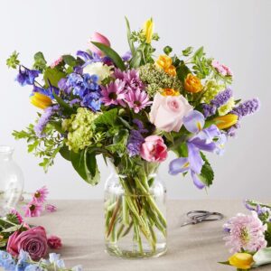 Frische Frühlingsblumenmischung